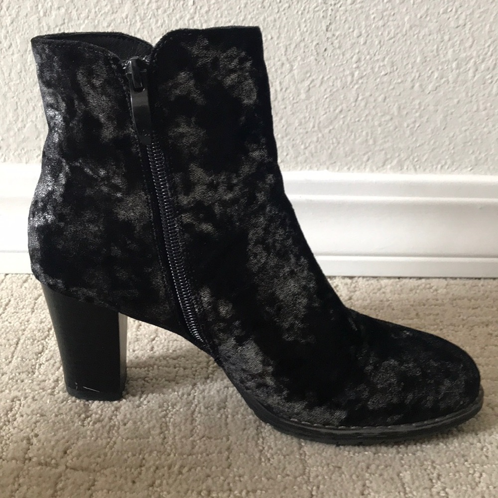 Velvet Booties - Picture 2 of 4